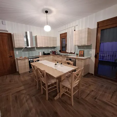 Sea View Maisonette Just 250m From The Fully Equipped & Spacious! Feriehus *